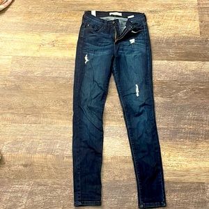 Stretchy skinny distressed jeans! Size 27